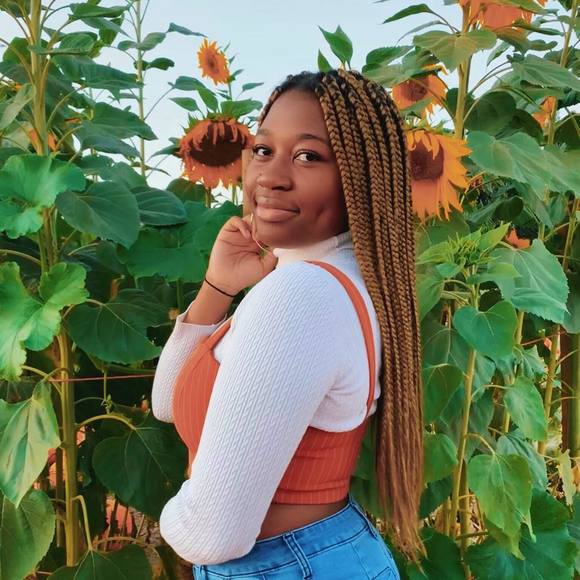 Meet your Posher, Yasmine - Picture 1 of 1